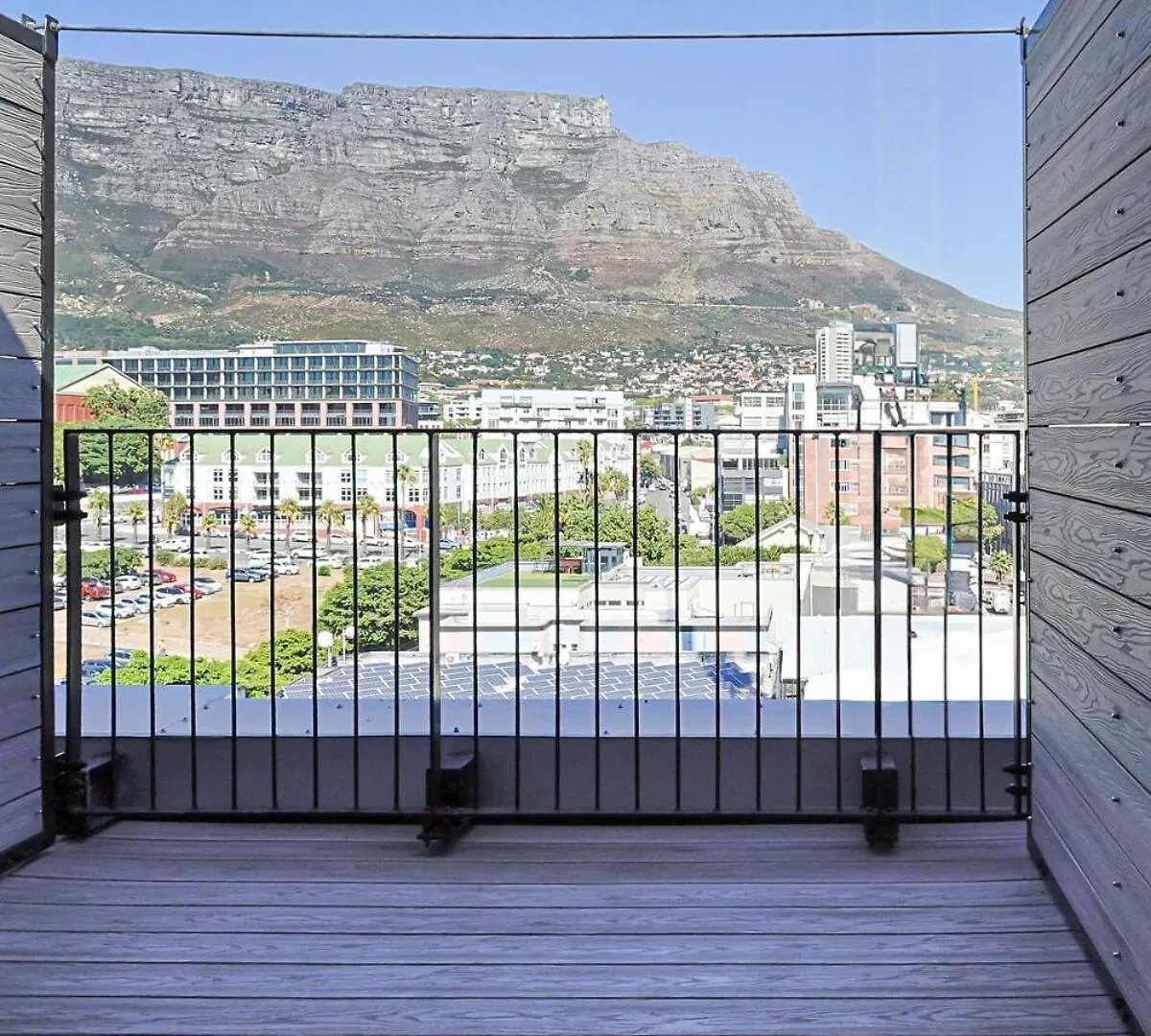 Stylish Topfloor At The Harri Mountain & City Views Cape Town 0*,  South Africa