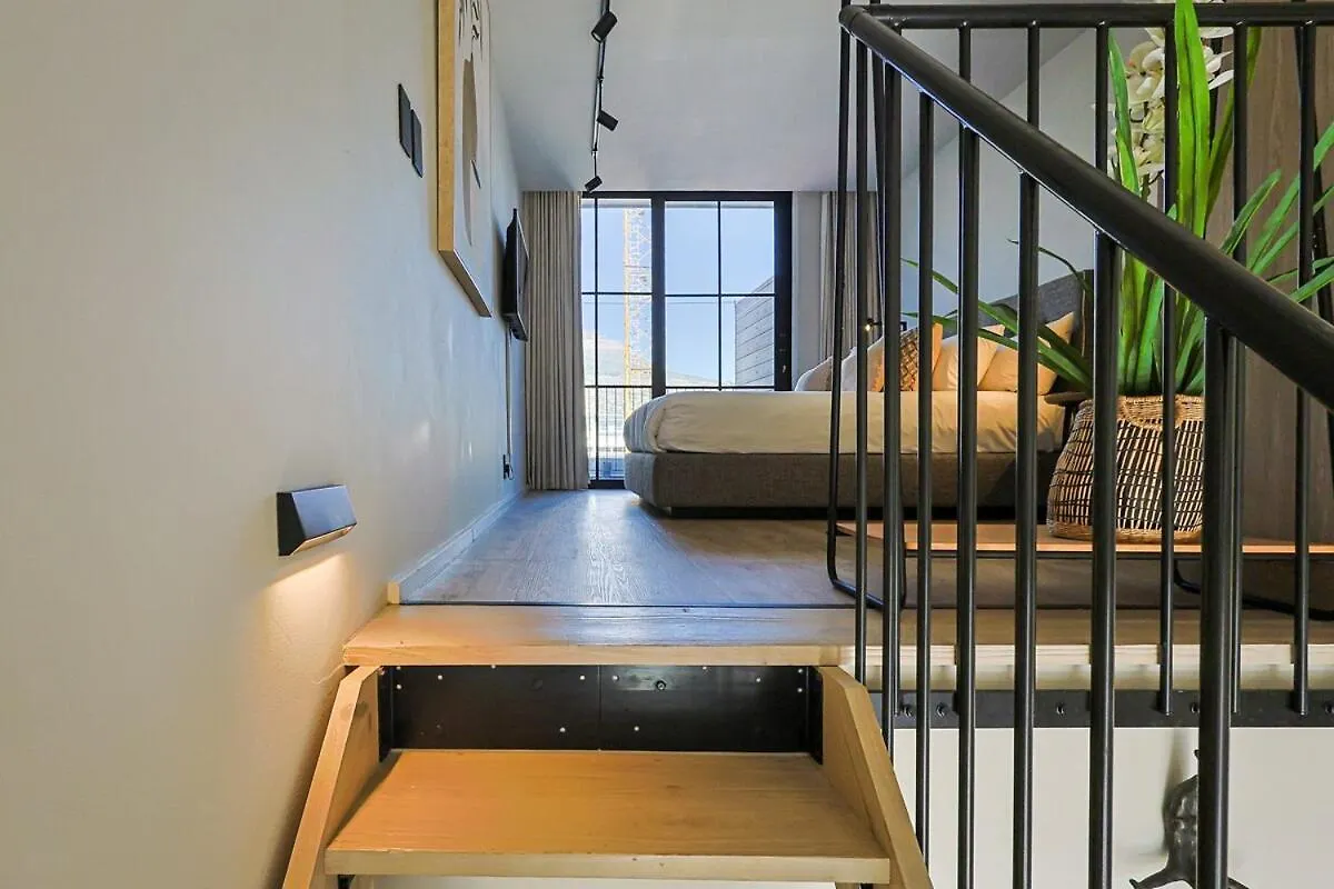 Stylish Topfloor At The Harri Mountain & City Views Cape Town