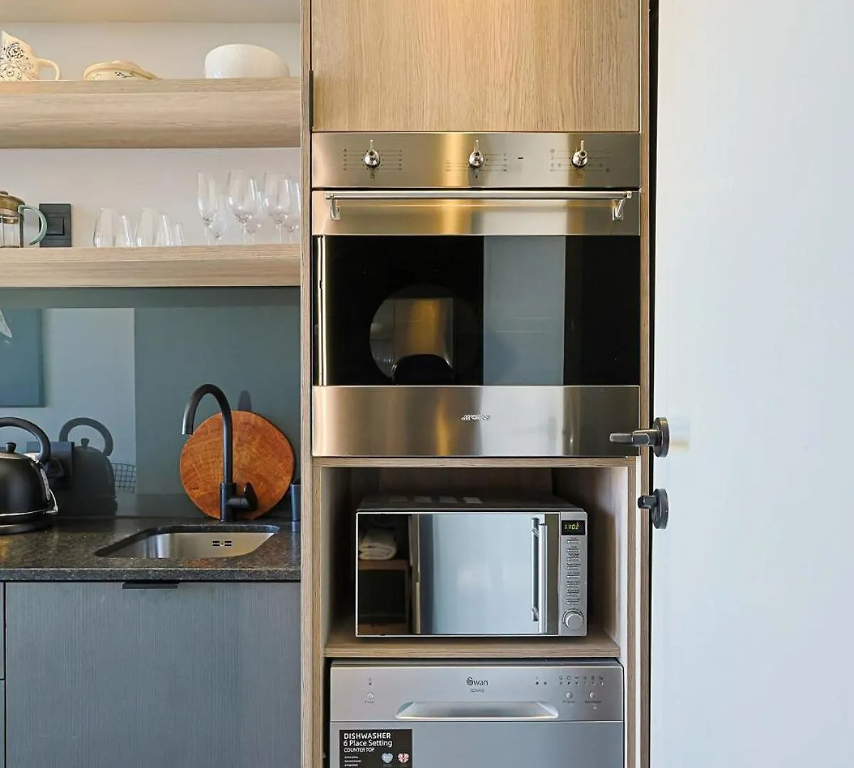 Apartment Stylish Topfloor At The Harri Mountain & City Views Cape Town South Africa